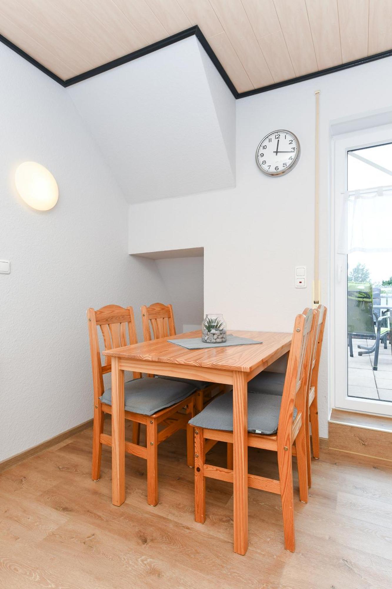 Ferienwohnungen Im Haus Flinthoern ノイハルリンガージール エクステリア 写真