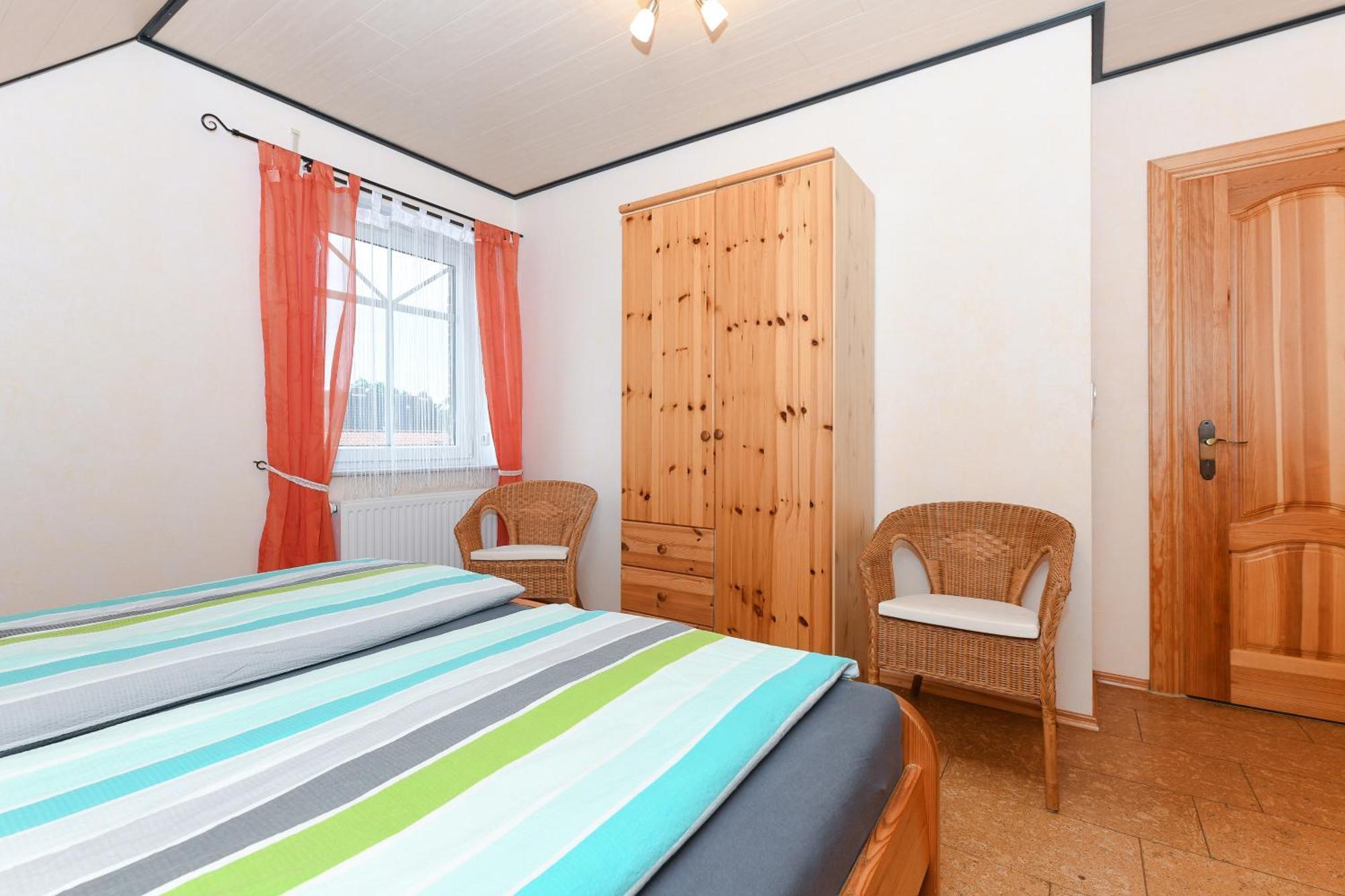 Ferienwohnungen Im Haus Flinthoern ノイハルリンガージール エクステリア 写真